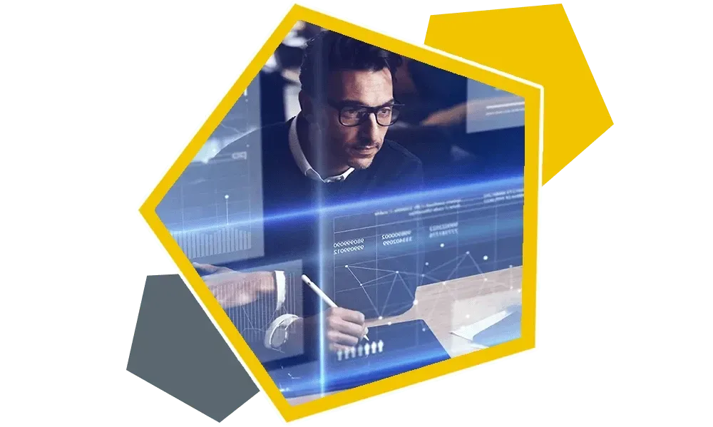 Professional cloud models for companies Employee configures web server and database on the cloud server
