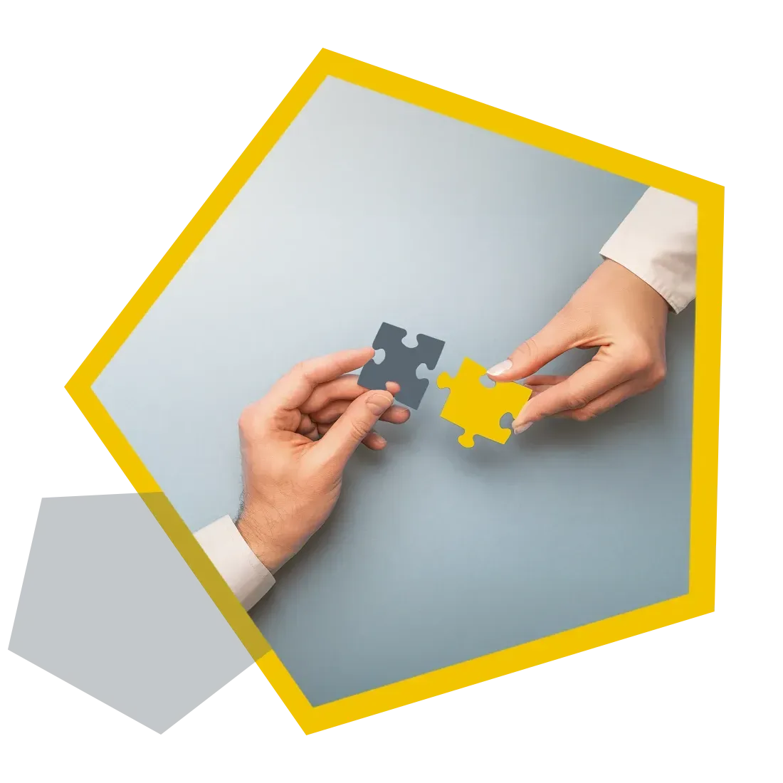 Lösungen und Produkte Puzzleteile werden aneinander gelegt für unsere digitalen Produkte