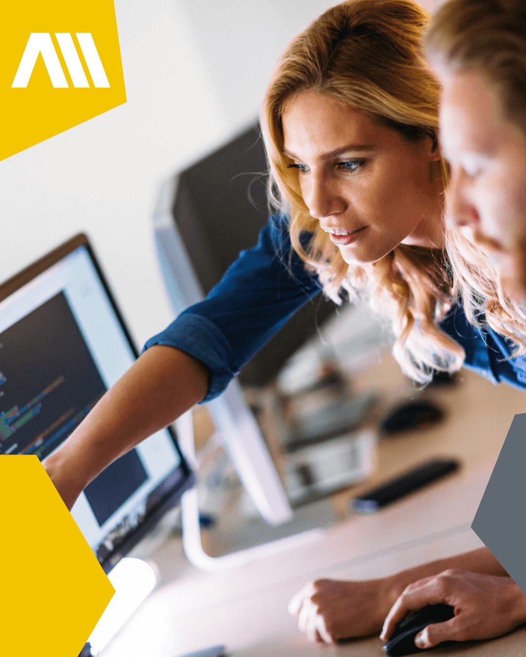 Web-Programmierung nach Maß Unser Entwicklungsteam bei der agilen Arbeit und Qualitätskontrolle